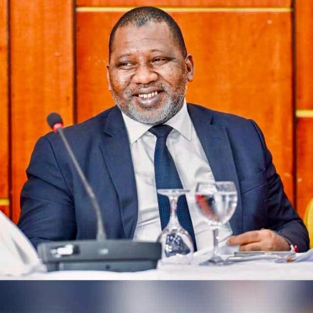 MAN | Quand la campagne se transforme en règlement de souvenirs